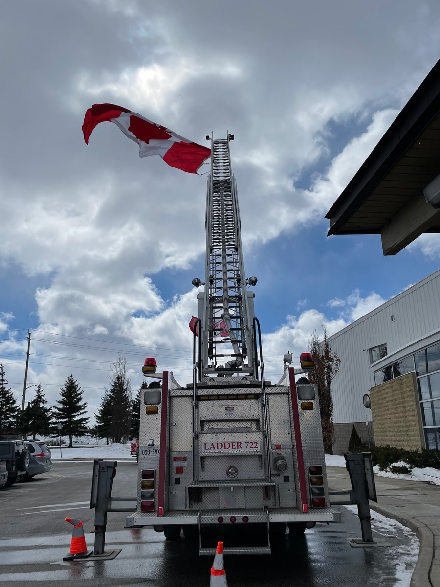 Pucks are flying at MMSP in <a href="/_HaltonHills/">Town of Halton Hills</a>! <a href="/HaltonHillsFD/">Halton Hills FD</a> &amp; <a href="/hockey_benefit/">ProHockeyHeroes</a> - pro hockey alumni charity game for cancer research! Alumni are ahead 5-3.