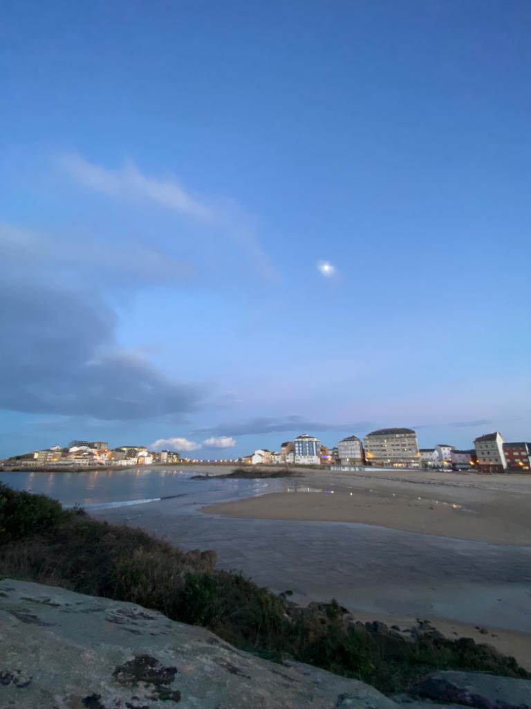Vivo, sen dúbida, no lugar máis bonito do mundo. Grazas, <a href="/ainoafrr/">ainoa🌸</a>, pola foto.