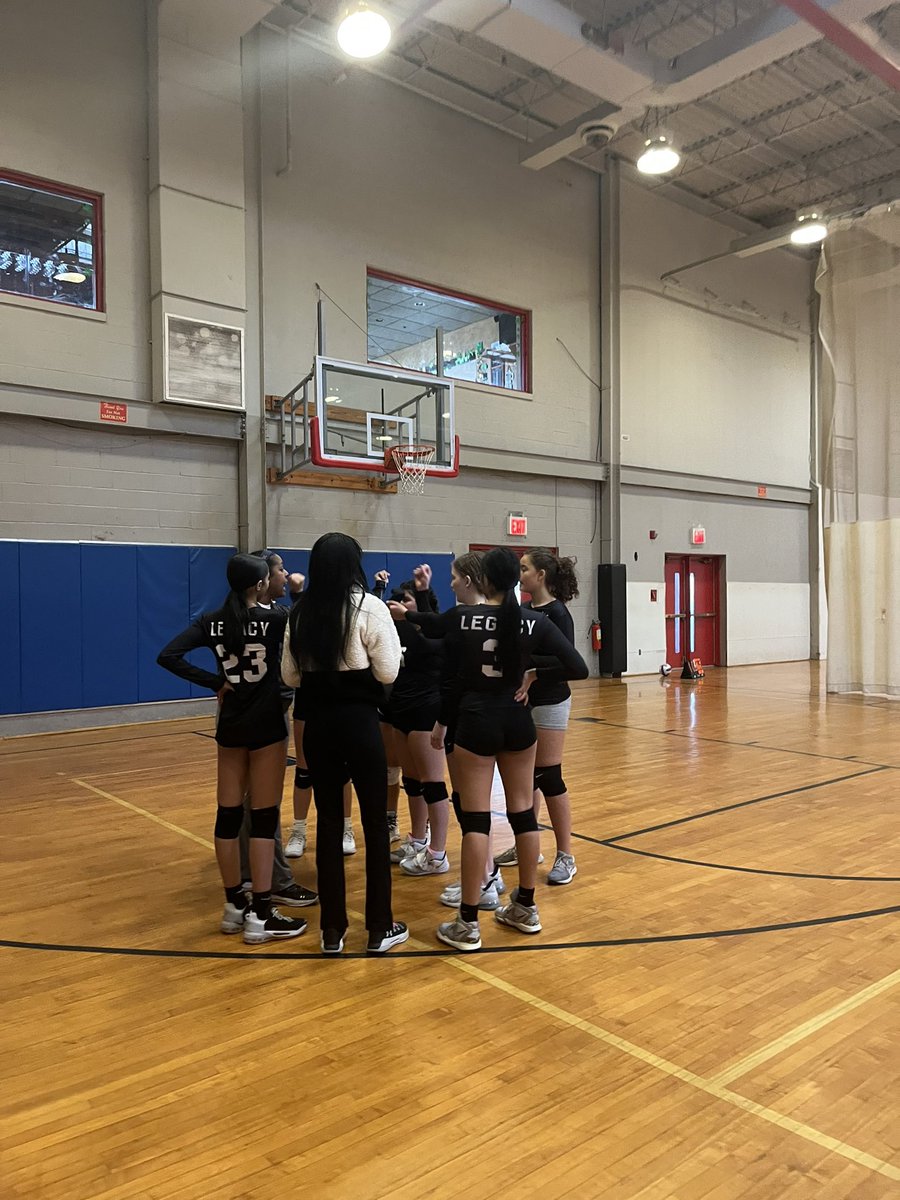 LegacyVC's tweet image. Another Legacy tourney in the books ✔️💜

Nothing beats when the gym is packed with Legacy teams!! 🎉🥰💜

#iamlegacyvbc #legacyvbc #legacyvbc #volleyball  #volleyballplayer #volleyballboys #volleyballislife #volleyballplayers #volleyballteam #volleyballgame #volleyballlife