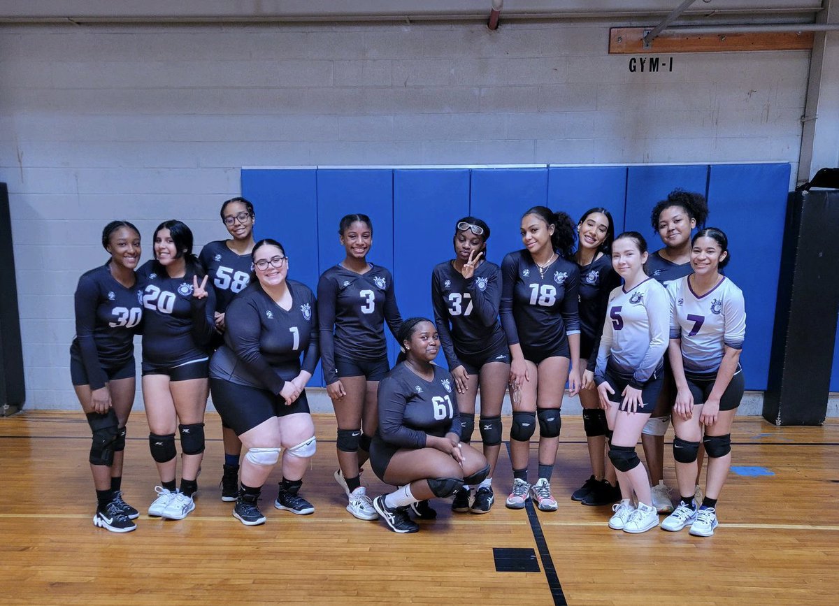 LegacyVC's tweet image. Another Legacy tourney in the books ✔️💜

Nothing beats when the gym is packed with Legacy teams!! 🎉🥰💜

#iamlegacyvbc #legacyvbc #legacyvbc #volleyball  #volleyballplayer #volleyballboys #volleyballislife #volleyballplayers #volleyballteam #volleyballgame #volleyballlife