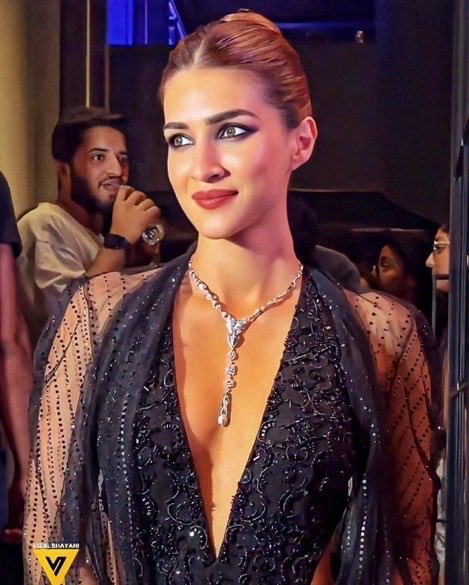 [Image: FrmscZhWwAARp3h?format=jpg&name=small]