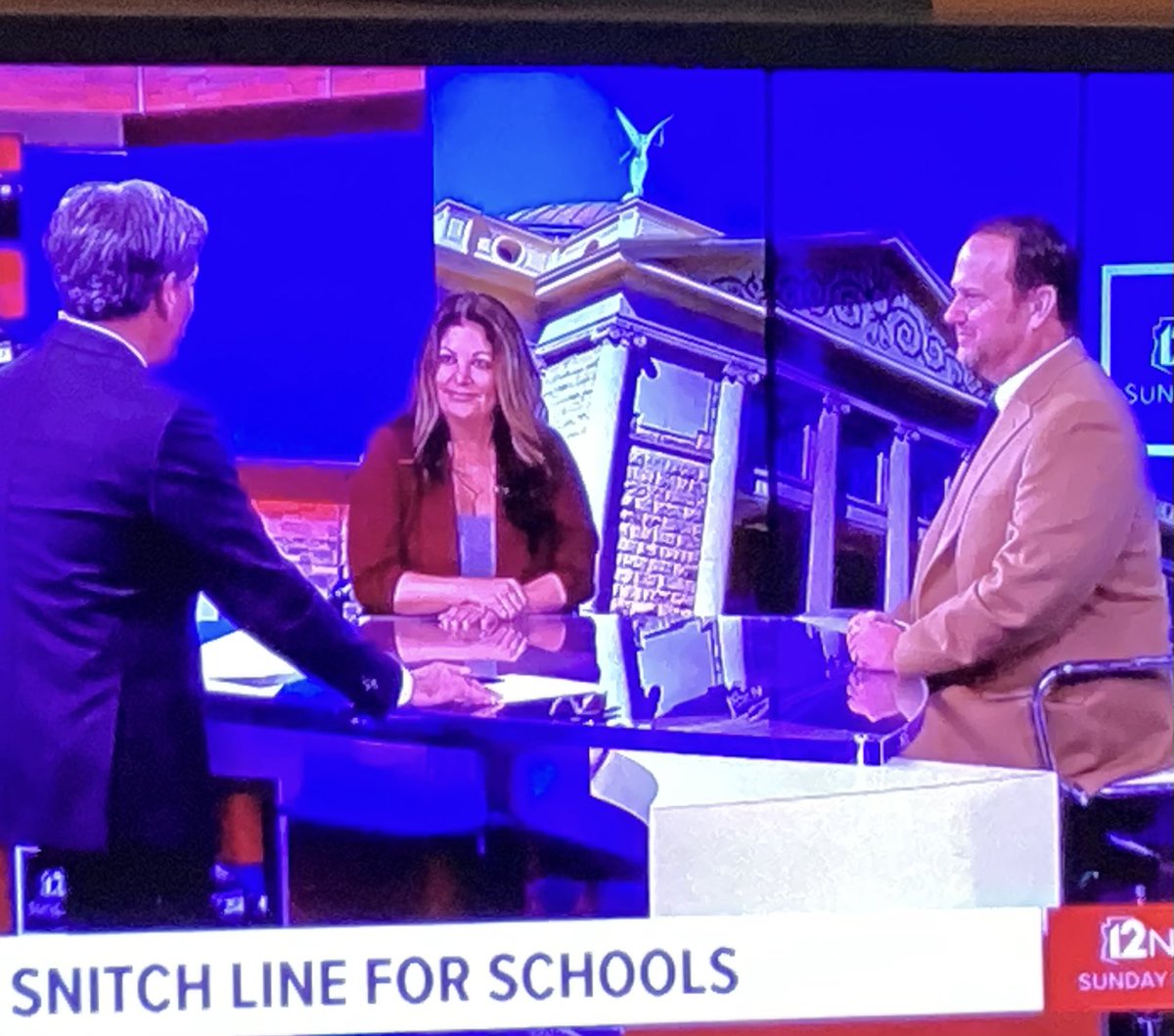 Thanks ⁦@prbentz⁩ for reminding the #SundaySquareoff audience that “we have to get back to recognizing that public education is an American value & made America great for over 200 years. We should support our public schools, not attack them.” ⁦@brahmresnik⁩