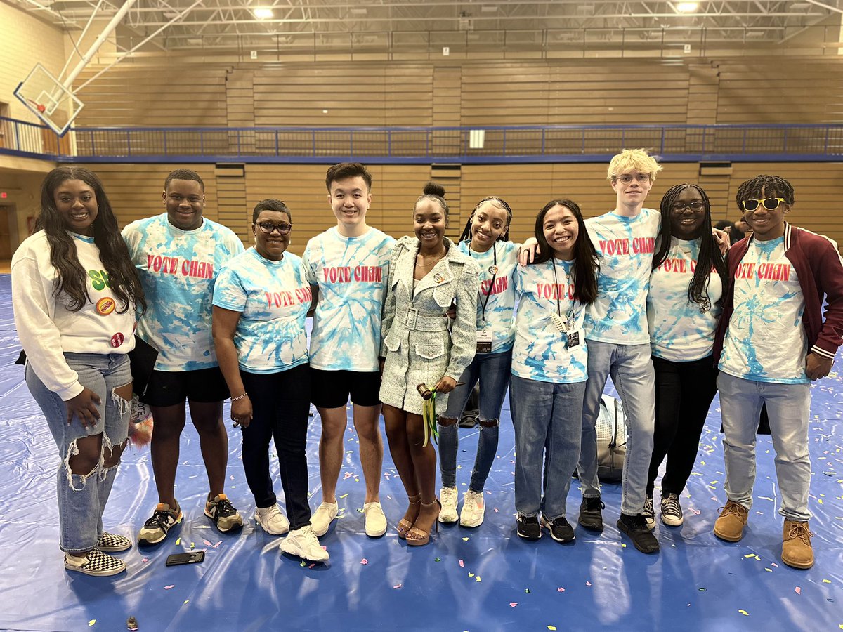 EgarmanyMardell's tweet photo. @RichlandTwo Student Government Organizations are🔥 ✅ Administrator of the year @BlythewoodHigh ✅ Gold Honor councils all five high schools! ✅ 1st-3rd place in project awards ✅ District 4 Chair and Co-Chair @SCarolina_StuCo President for next year @SV_Vikings https://t.co/mB3UoH7eLC
