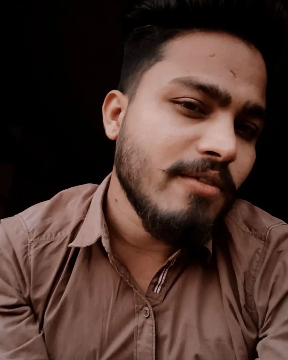 Karl95248190's tweet photo. BROWNIE

#indianedition #brownies #brown #single #singleman #sigmamale #malemodel #mustache #brownshirt #beard https://t.co/prZJKMhDpU