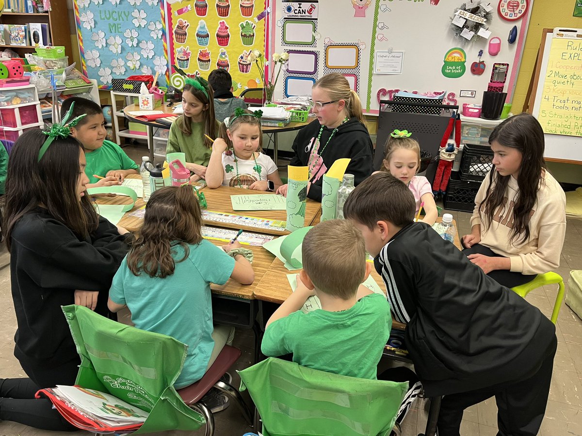 MrsMWright21's tweet image. Loved helping our little buddies learn about respect and responsibility! @ORHEagles21 @FeehanORH21 #wehelpchildren #makingitfun