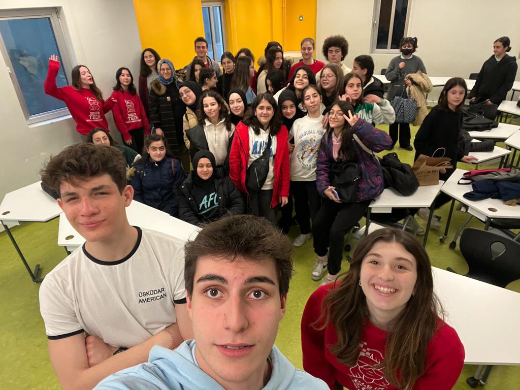 Bu ay okulumuzda Güngören Ali Fuat Cebesoy Kız İmam Hatip Lisesinden gelen öğrenciler ile Python dilinde kodlama ve MIT App Inventor ile uygulama geliştirme çalışmaları yaptık.

Tüm mentorlarımızı ve organizasyon ekibini kutluyoruz.