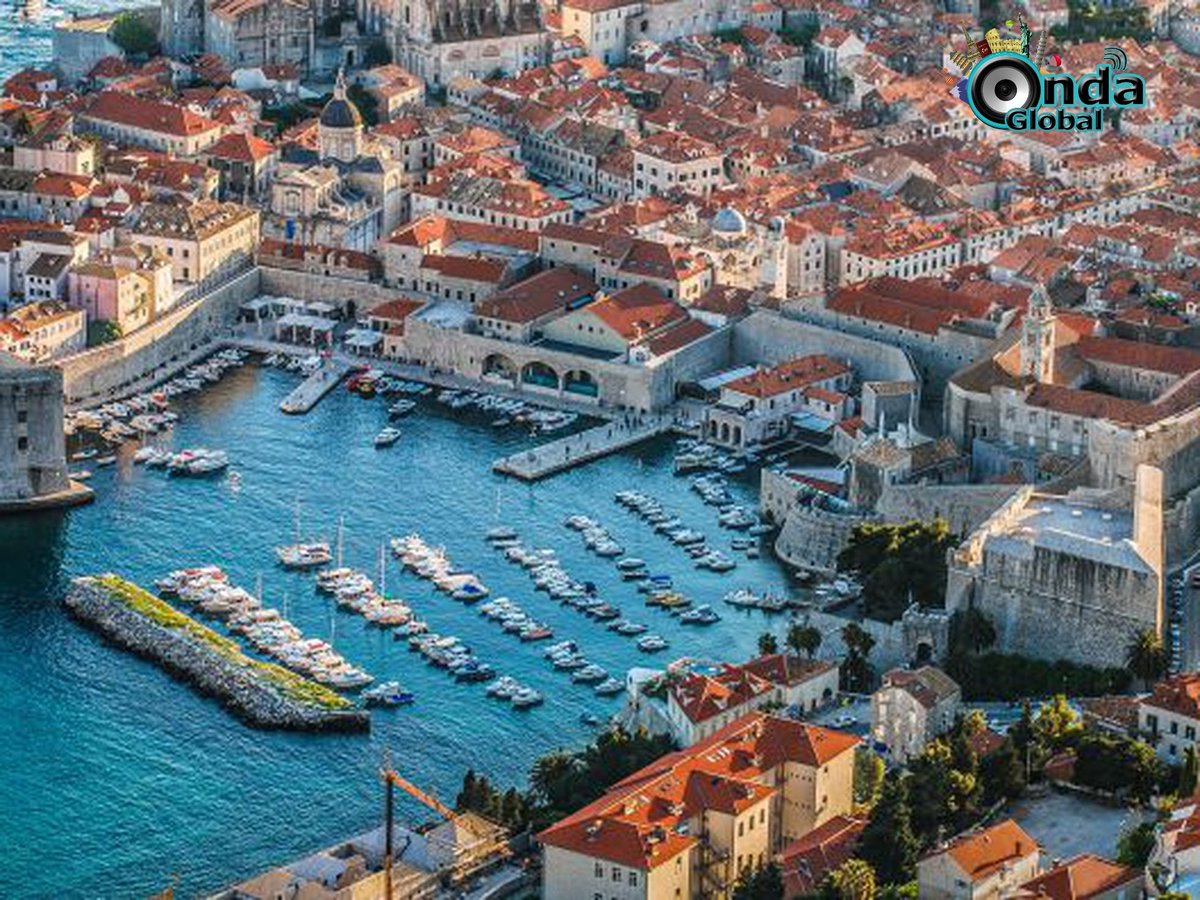 OndaGlobalFM's tweet photo. Prepárate para descubrir una nación extraordinaria y llena de cultura: #Croacia 🇭🇷.
Domingo 3 PM 🕒 🇨🇴🇪🇨🇵🇪
@EmisCulturalRAC 97.7 FM
https://t.co/Ciy8ZYJcT4 https://t.co/hPoY1UVgHx