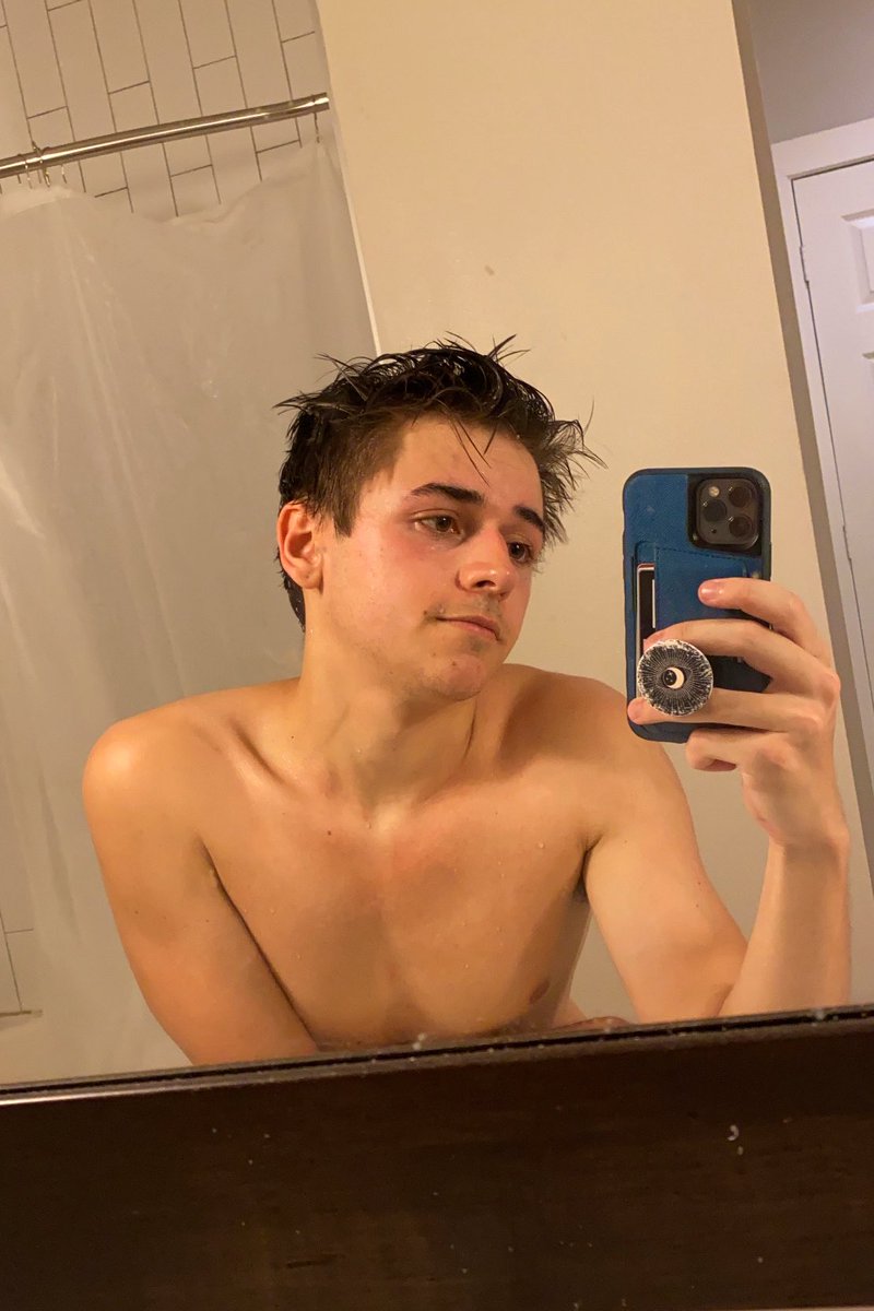 twinkstann's tweet photo. 🦁 rt if you like brunette boys https://t.co/HhvcULshbJ