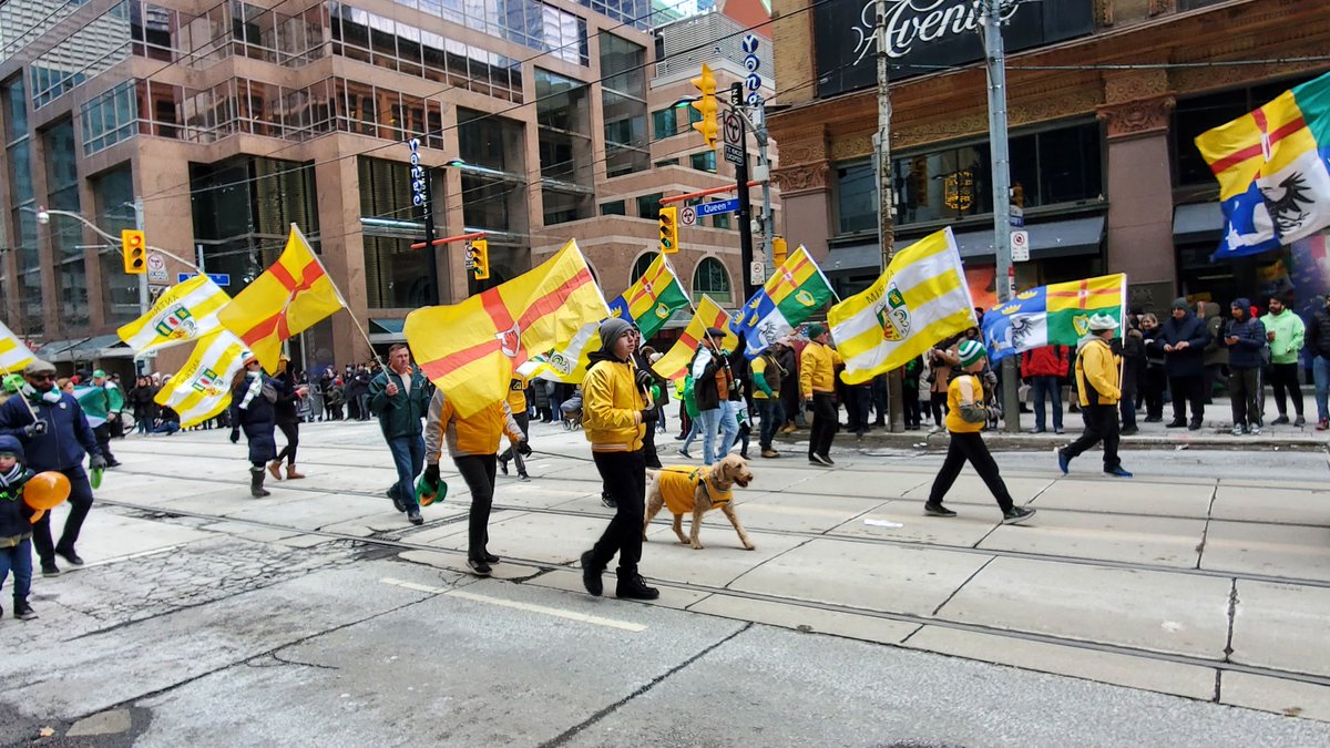 tbeyer007's tweet photo. That was a chilly St Patrick's Parade just now in downtown Toronto. An Irish Stew is now in order #IrishTop10 #StPatsParade https://t.co/y9HnSGzijZ