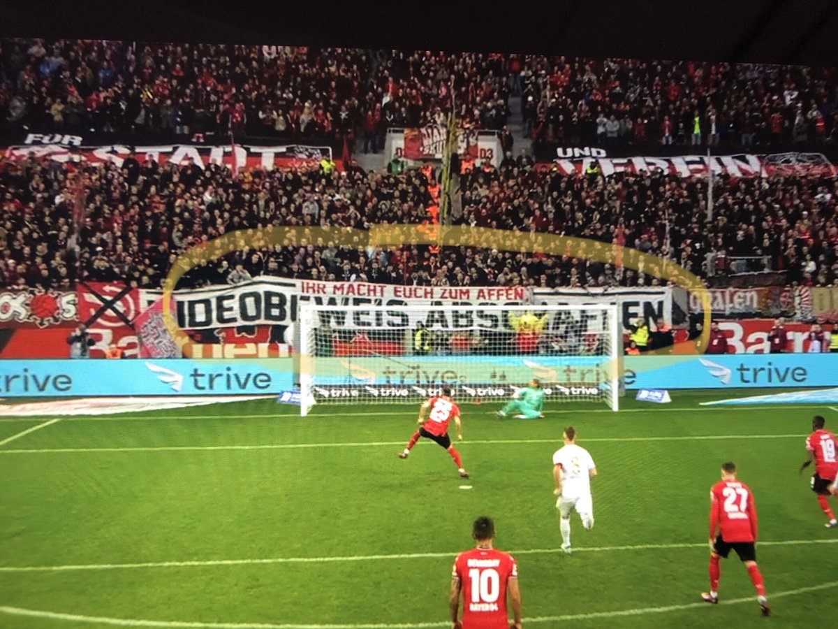 berndsg's tweet photo. 😂#b04fcb #Bundesliga #var #MiaSanMia #FCBayern #bayer04 https://t.co/gsLTxr1KXQ