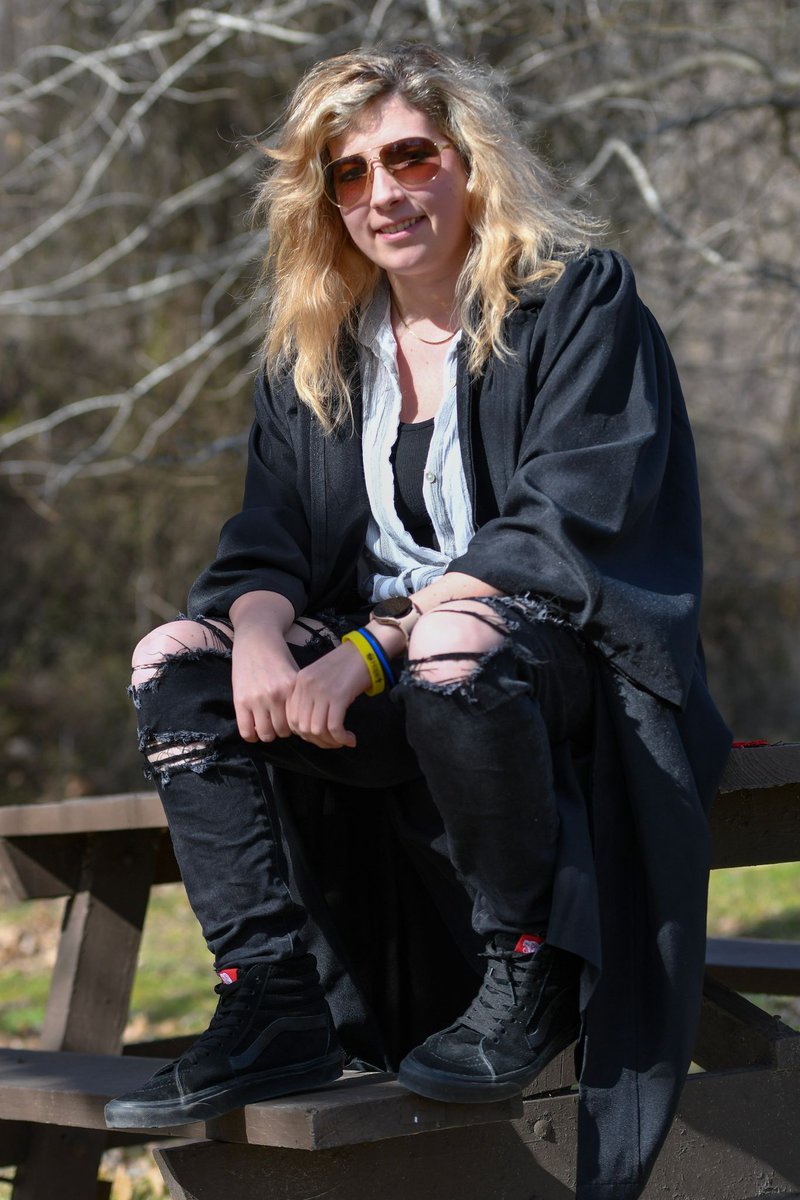 Seek peek from last Wednesday's senior shoot. 
College Senior Sunday 
Photo by 392 Photography  📸 ⚖️
Up next is getting that Masters degree💪 #seniorsunday 
#criminaljusticemajor #CriminologyStudent #Criminology #CSI #criminalinvestigation #Upperclassmen #Senior #senioryear ⚖️🚔