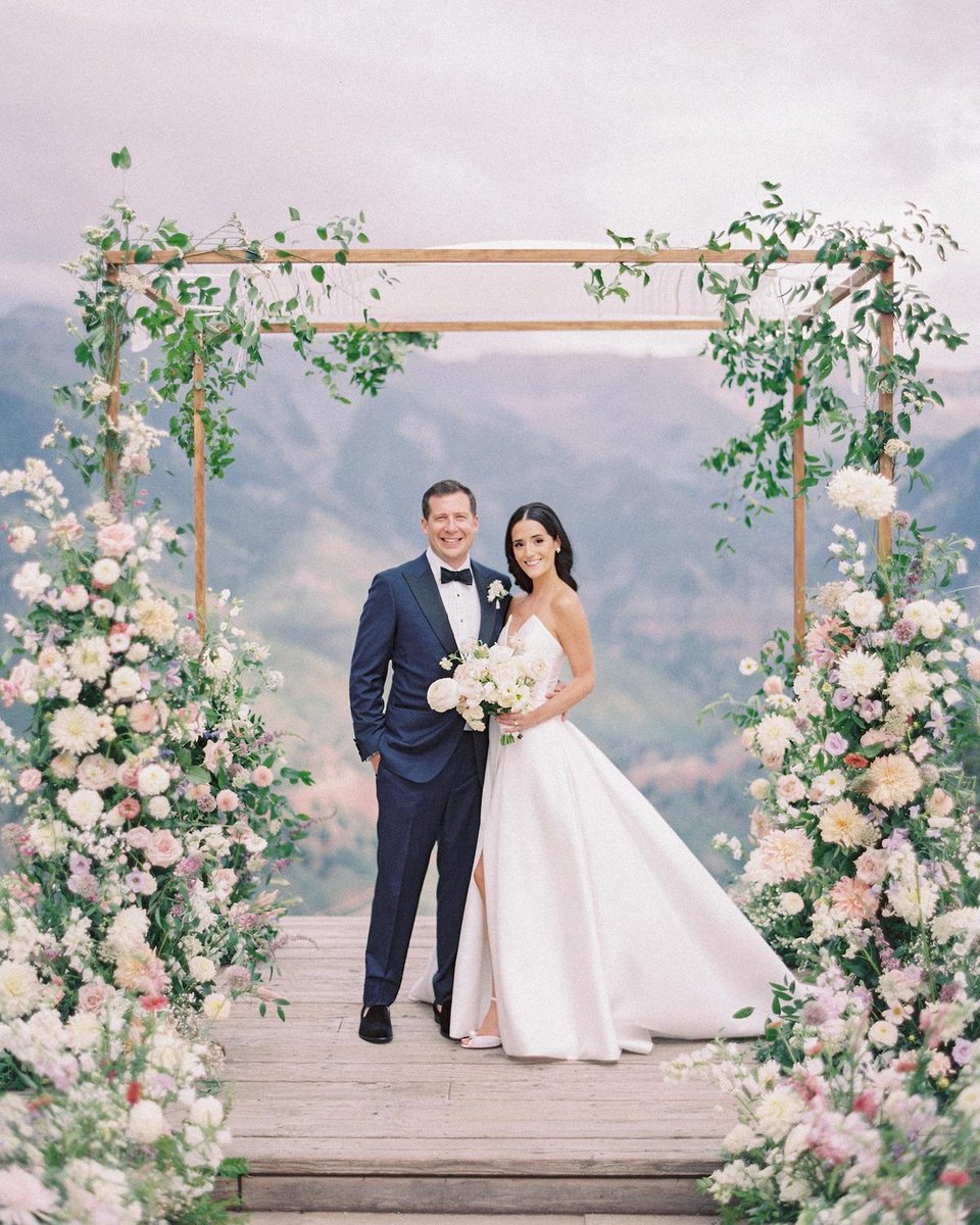 RichardPhotoLab's tweet photo. Tying the Knot at 10,000 Feet! @natepuhr⁠ @publishedandpretty 

#richardphotolab #stylemepretty #filmscan #analogphotography #filmprocessing #filmcommunity #keepfilmalive #profilmlab #filmshooter #analogphotog #filmgrain #onfilm #filmwins #shootfilmnotmegapixels https://t.co/Wtm0yIod2v