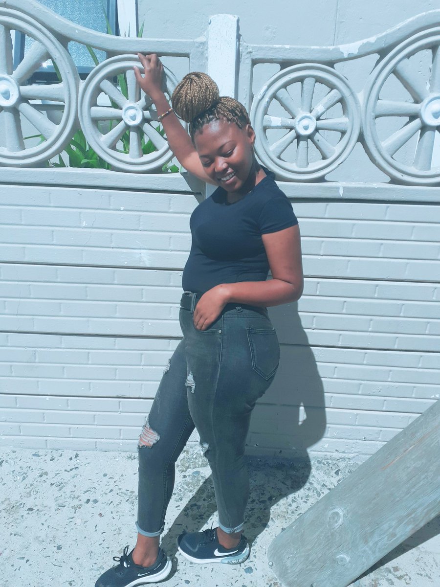 KaydaAnathi's tweet image. Its my birthday week🎂🎂☺️