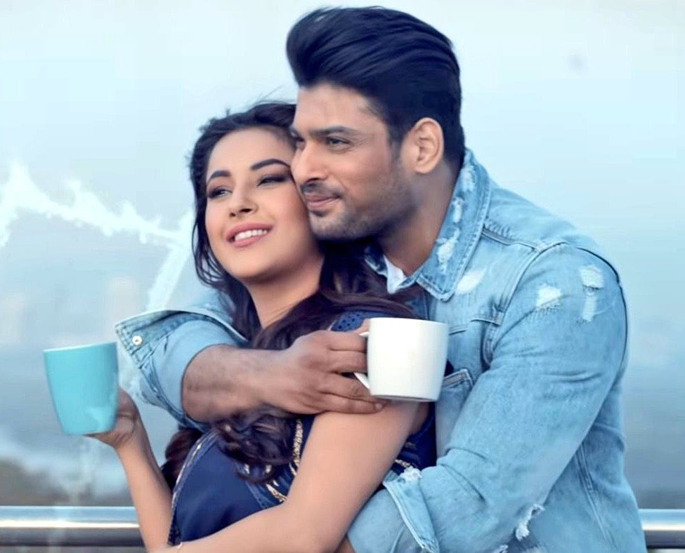 MohitDe36645336's tweet photo. So, here we are celebrating #BhulaDunga memories of are beloved #SidNaaz and personally i loved these pictures from the song of #BhulaDunga 
#SidharthShukla #SidharthShukla𓃵 #SidharthShukIaLivesOn #SidNaaz #ShehnaazGiII #SidNaazLivesOn #SidNaazBaaz 
3 YRS OF BHULA DUNGA https://t.co/AS4yaiPnIn