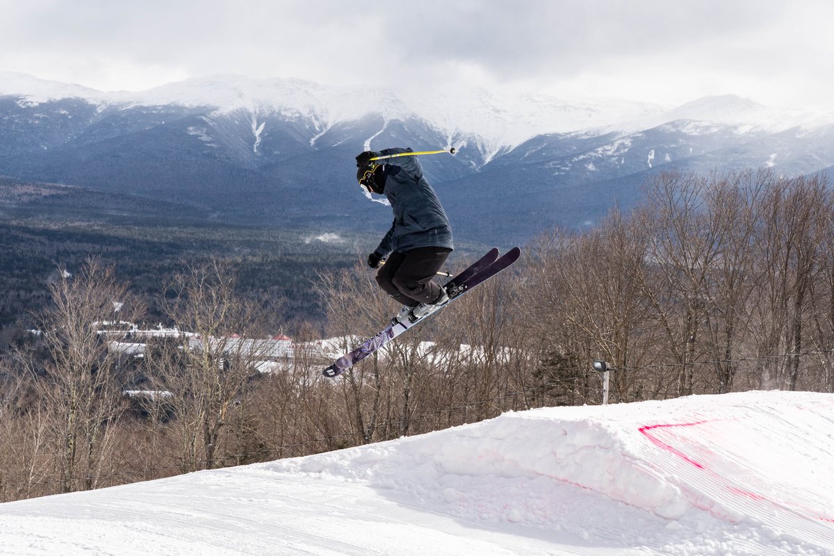 bretton_woods's tweet photo. We had a great day today! You can expect more beautiful corduroy on our groomers tomorrow and packed powder on our natural terrain! Spring rates and hours are now in effect so be sure to check out our snow report for all important details.

https://t.co/AbXnilJ8tn https://t.co/Qa2vckMgTL