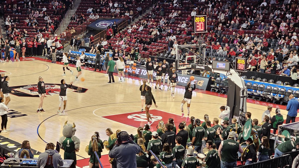 johnthomy's tweet image. It was awesome to be able to close out the CLA loud and proud with this @GamecockWBB team! #gogamecocks #sweet16