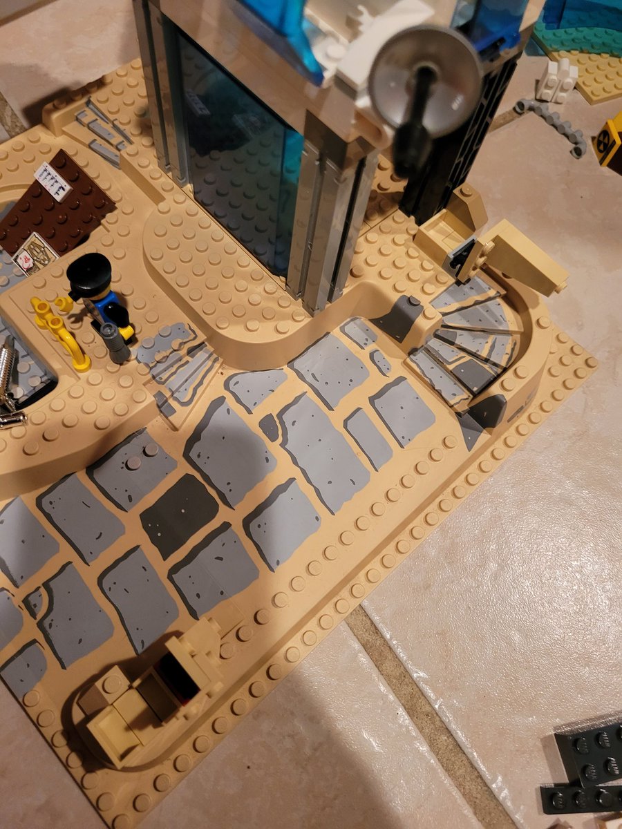 Maniac4Bricks's tweet photo. Even Captain Paranoia from The Magic Portal makes a visit to check everything is in shape.

Debuting this week at #BrickFairVA before it hits YouTube as part of a collaborative Space display!

#BrickFair #Lego #LegoMOC #Maniac4Bricks #ClassicSpace #SpacePolice #JackStone #MTron https://t.co/jXr46pZOZU