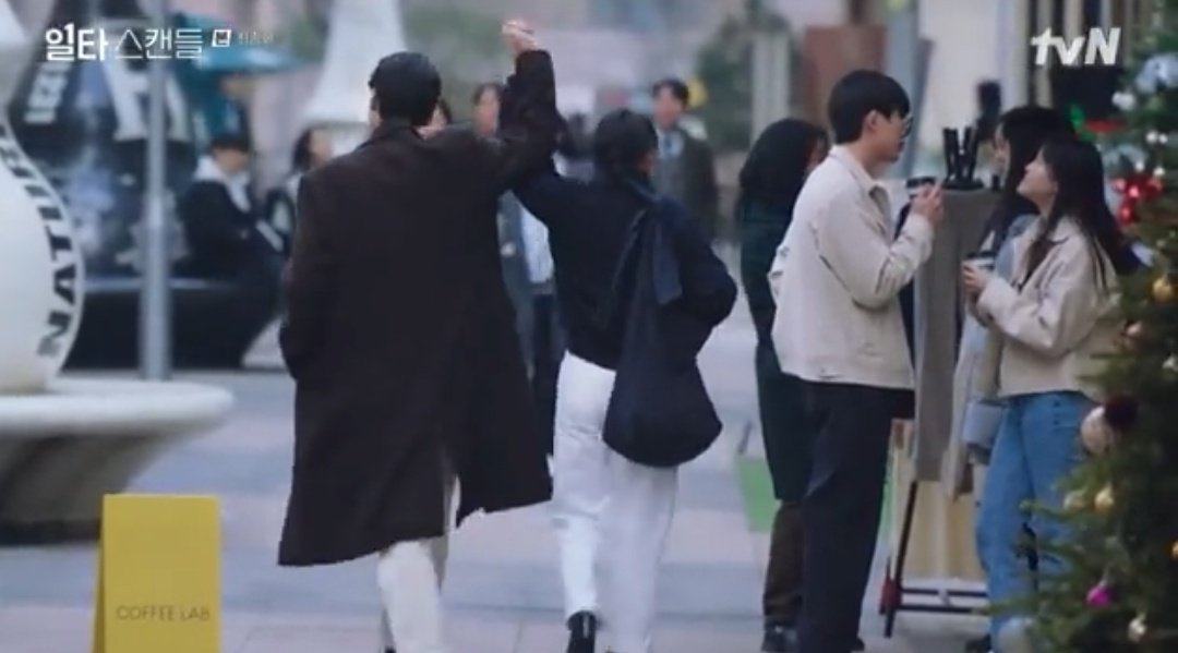 AashiZin's tweet photo. Chi yeol -haeng seon 's journey started as stranger which turned into soul connection,I loved their equation of love ,trust and support for each other, foundation that built on loyalty and friendship respecting each other 🤗
#jungkyungho
#JeonDoYeon
#CrashCourseInRomanceEp16 https://t.co/DGRMNtyXdx