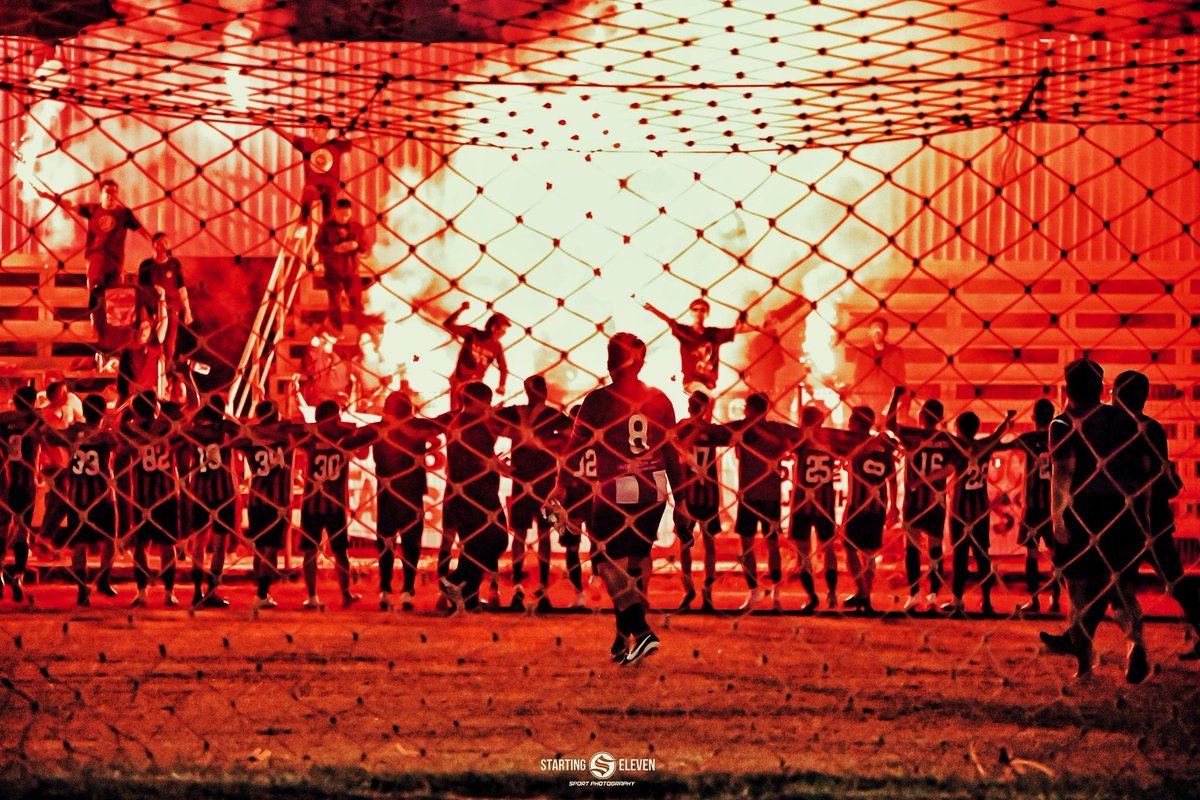 wepe20_'s tweet photo. 𝕷𝖆 𝕶𝖚𝖑𝖙𝖚𝖗𝖆🔴⚫

"Siapa pun yang mencintai sepak bola, harus aktif ikut memutus siklus yang menumbalkan nyawa. Bukan kejayaan jika dirayakan di atas tangisan, tak ada kebanggaan yang boleh tegak di atas nisan." -@MataNajwa 

📂: @tribunkultur_ 
📷: tertera
🎨: by me https://t.co/2WSeT8iywL