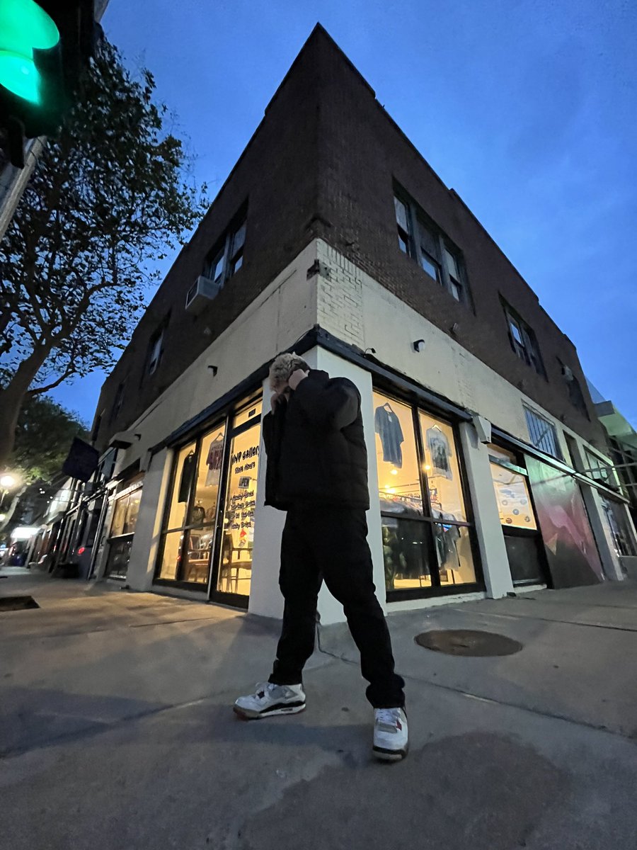 SouljaMarx's tweet photo. YES I CRANK IT EVERYDAY 🪩

NEW PROJECT OUT NOW ⭐️🌐💞💫

📷 @justmemilli_ 
https://t.co/4ynPNaJjJV https://t.co/aKngzRiZ3K