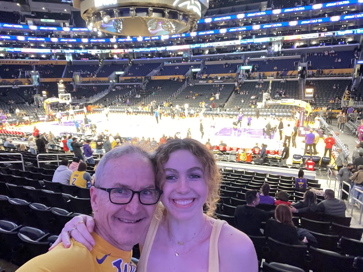 Chris_Gaebler's tweet photo. With my daughter at a Lakers game in LA. Best gift ever. #lakeshowlive https://t.co/myWOiInnsC
