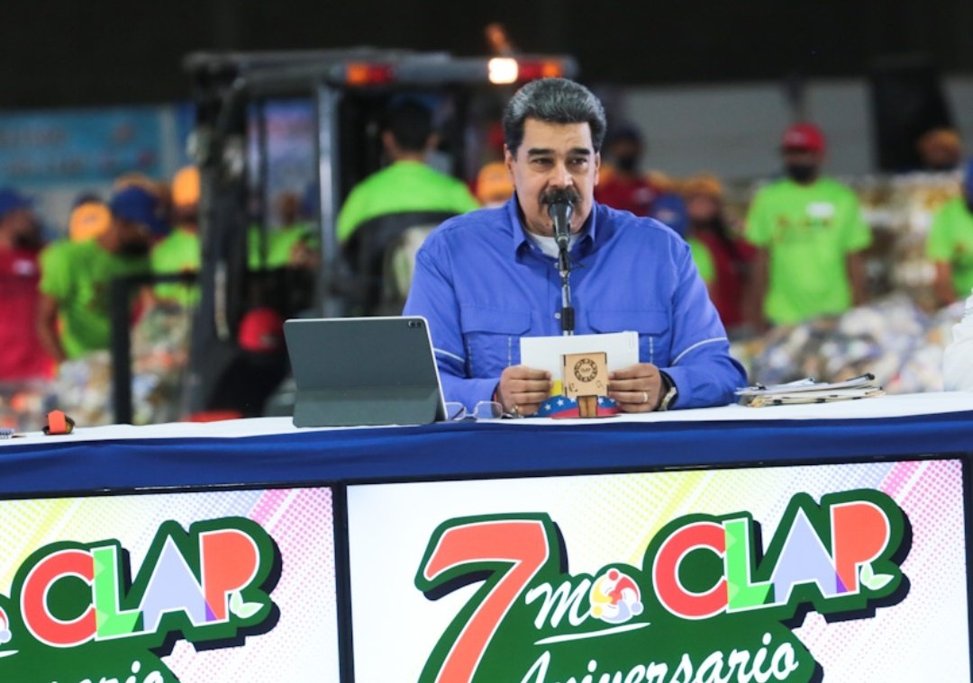 PorAmorAFalcon's tweet photo. #Entérate
7 millones 500 mil familias son atendidas por los #CLAP
https://t.co/r8MrL3KF0O
#SomosClap
#ManoDuraContraLosCorructos https://t.co/8rB4TmRo5y