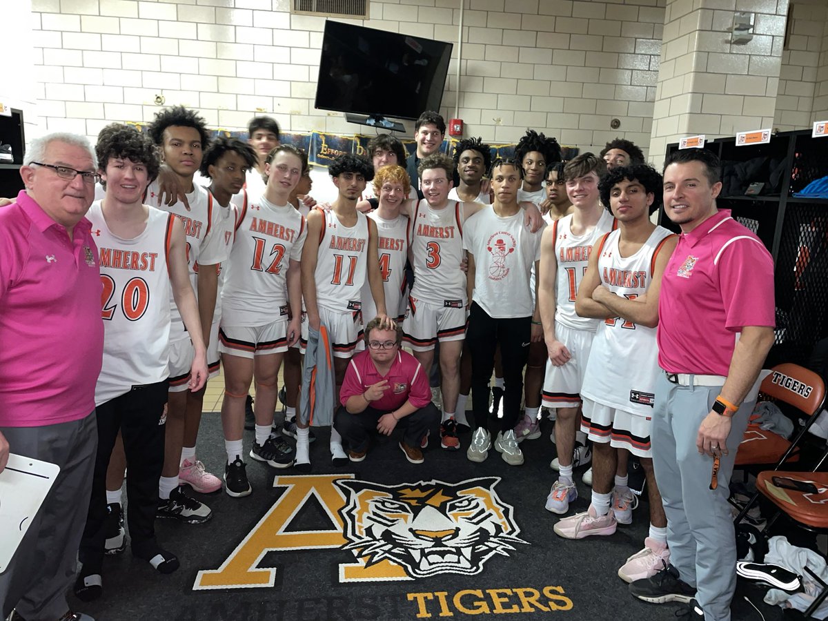 ACHSTigersBball's tweet photo. Proud of our guys.

To our Seniors, thank you for your hard work, commitment and selflessness.

Once a Tiger, Always a Tiger…

#Family https://t.co/Mbe5n61aUU