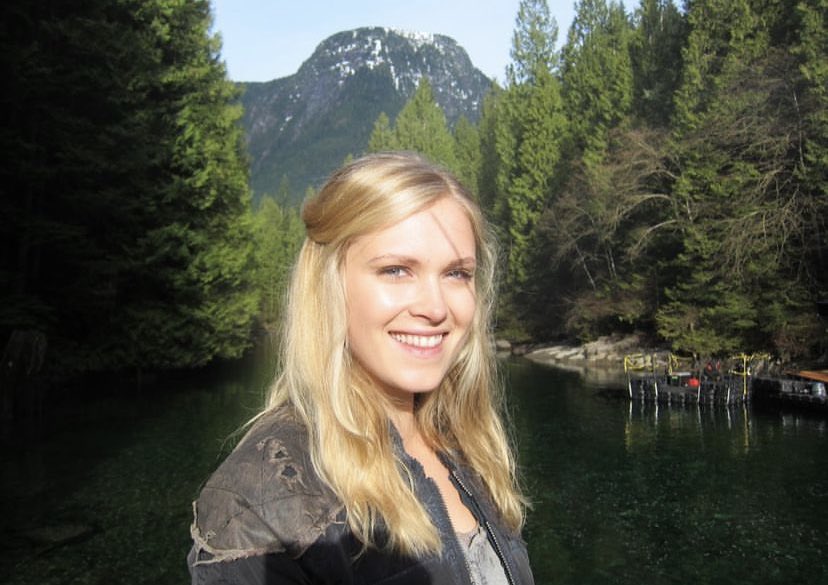 archivesthe100's tweet photo. new/old behind the scenes of season 1 <3 https://t.co/3lgCpopuu2