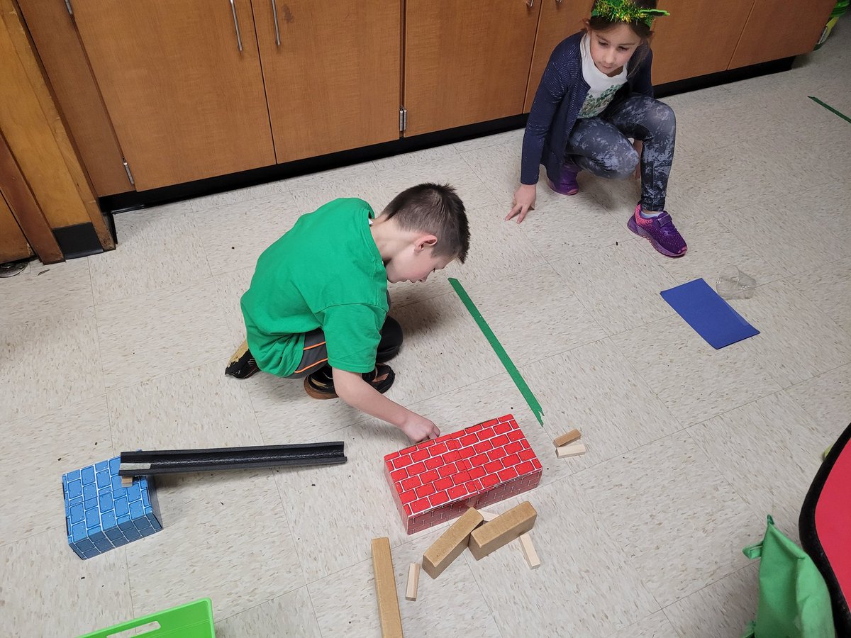 We were using all we have learned about motion: force, speed, collisions, and friction to complete a STEM challenge. #htsdpride @HTSD_Alexander