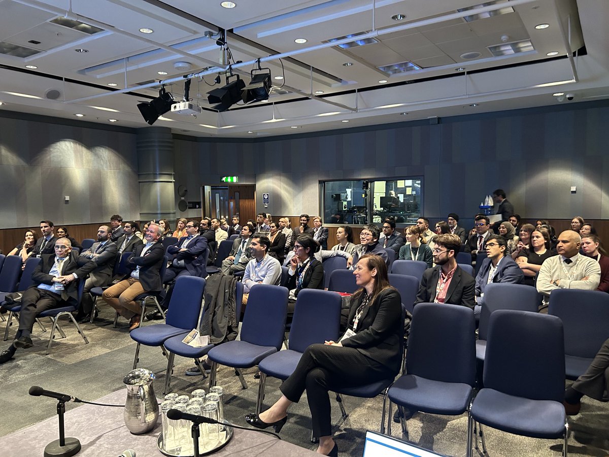 Great session at ⁦<a href="/SCTSUK/">SCTS UK</a>⁩ - Why training in Transplantation is the right choice for you? Future transplanters listened to advantages of daytime transplantation, training opportunities  for cardiac and thoracic, fellowships and much more!!