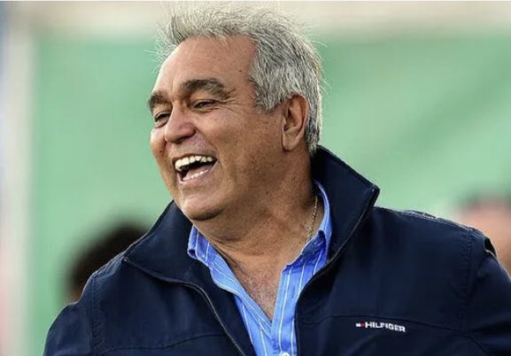 Teléfono ☎️ es el momento del Tola