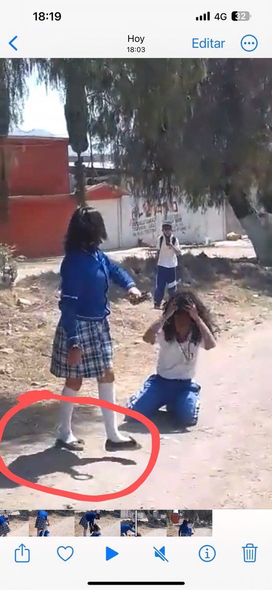 Aldael09's tweet photo. @mIourdeseliza @VILLALVAZO13 Porque se ve así en la sombra?🤔 https://t.co/NkmAisFwmX