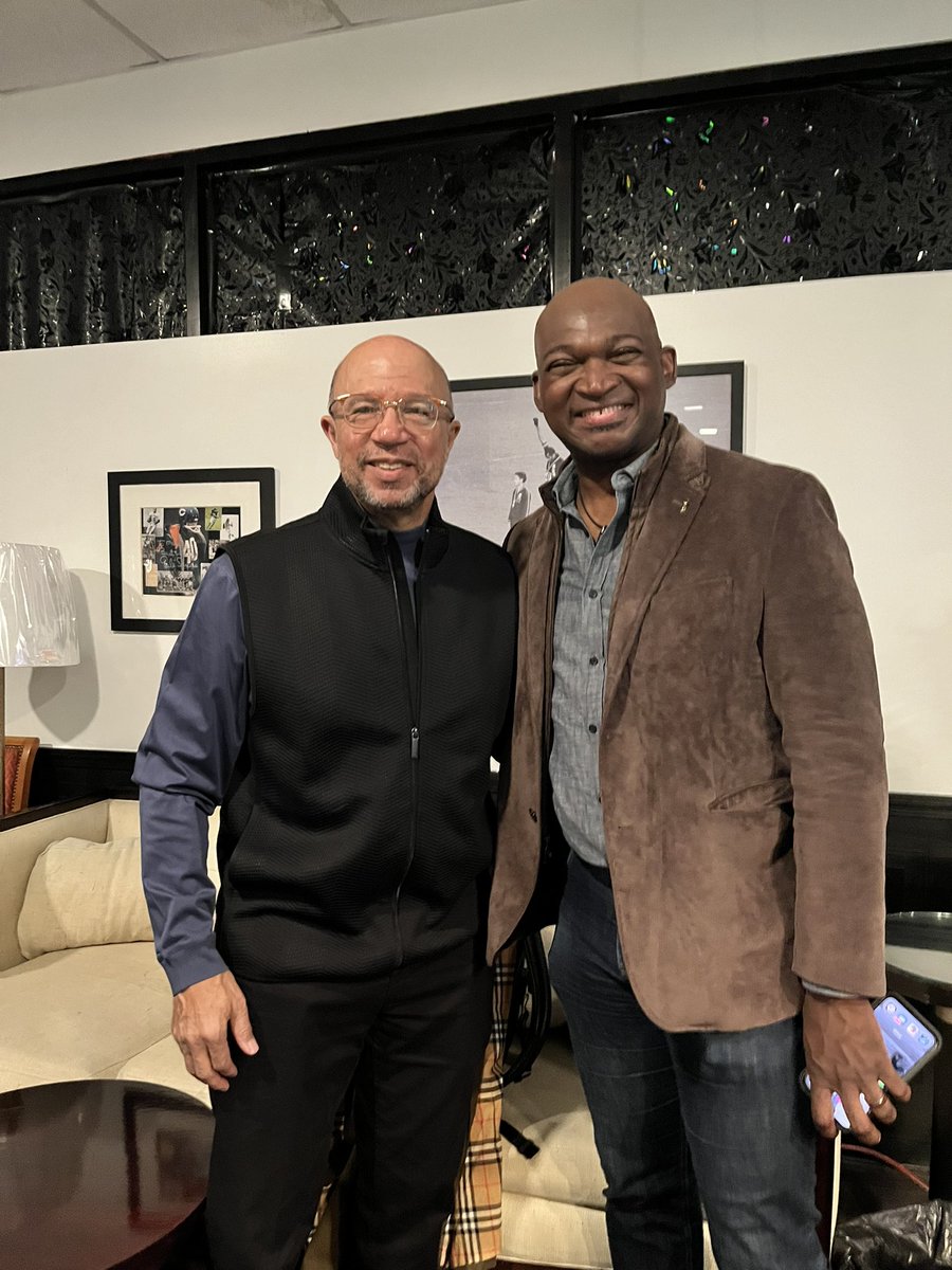 TarnekaManning's tweet photo. @LurieCancer and @BlueHats4colons hosted #screeningmadness today in Bronzeville focused on Black men’s health. Awesome conversation! https://t.co/f42x8FTajb