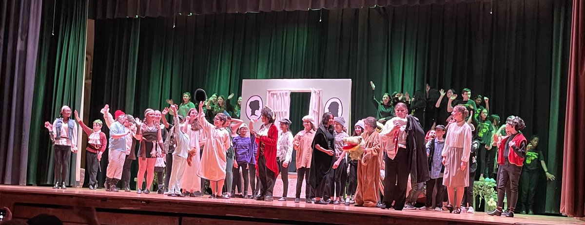 SPFProud's tweet image. Well done #SPFProud TMS Players❣️💙Everyone enjoyed going to Never Never Land with you!  Congratulations to the cast, crew, director and all involved!