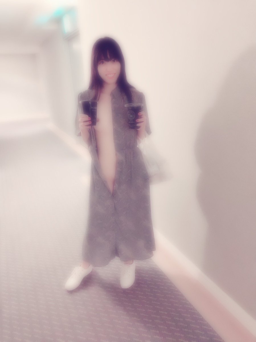 rain_cloud_9's tweet photo. ファンティア登校しました！
雨のコンビニお買い物姿見
翠雨プランです
運営承認後に見られるはずです☻

雨月 https://t.co/IaWjqd2e2R #CandFans @fanty_officialより https://t.co/RtCflYAwkJ