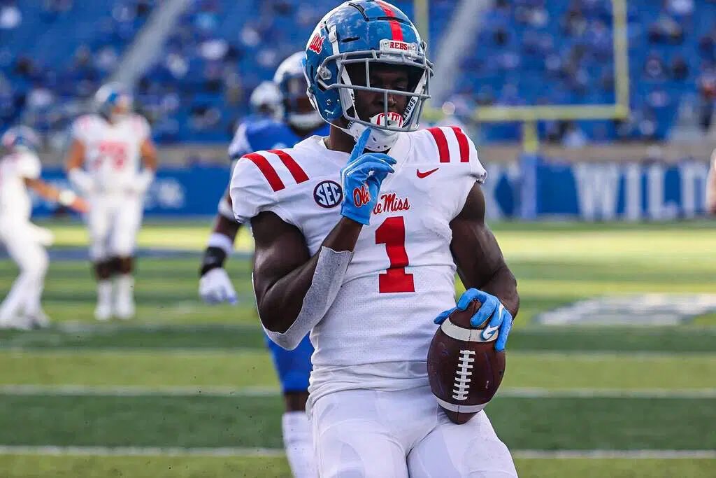 RoyalTexanFan's tweet photo. Trading Ole Broken Arrow means no number 1 WR…We have to address the WR position 2-3 times in the draft! Maybe Twice with a mid round TE…
#WEAPONS #WEAPONS #AND #MOREWEAPONS
12-Zay Flowers
33-Jahmyr Gibbs
65-Sam Laporta
73-Jonathan Mingo https://t.co/Ekddb7IDlG