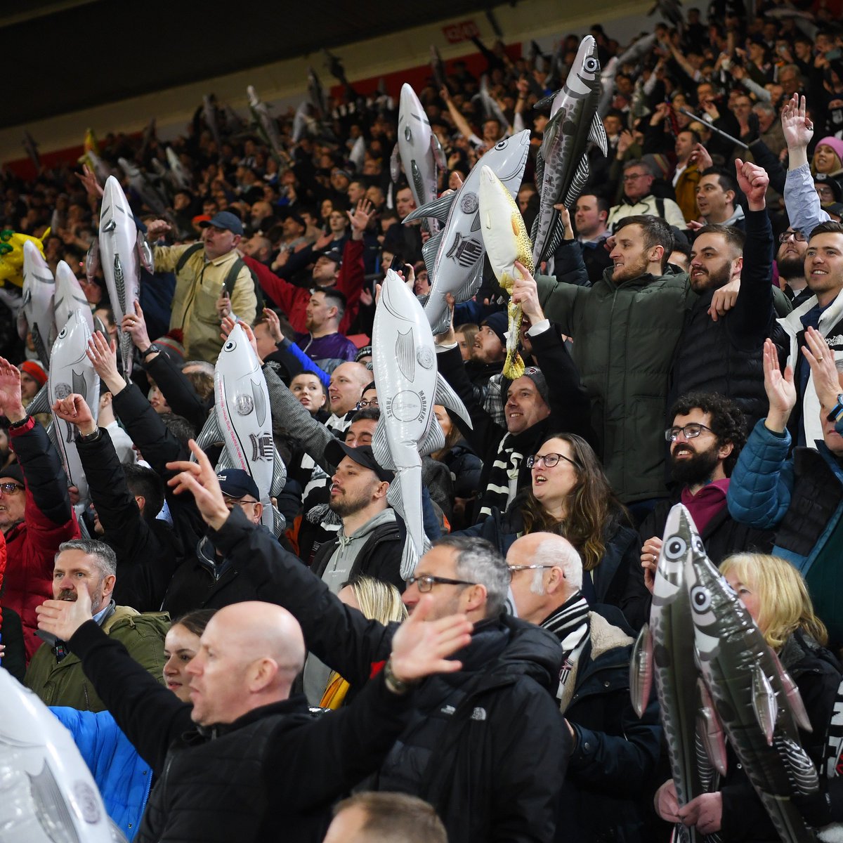 EmiratesFACup's tweet photo. An appreciation post to @officialgtfc fans ✨

They travelled to Cambridge, Luton, Southampton and Brighton supporting the Mariners with Harry Haddocks in hand and a mountain of noise that will leave a long-lasting legacy in the #EmiratesFACup! 🏆🐟 https://t.co/19sOZZjDMU