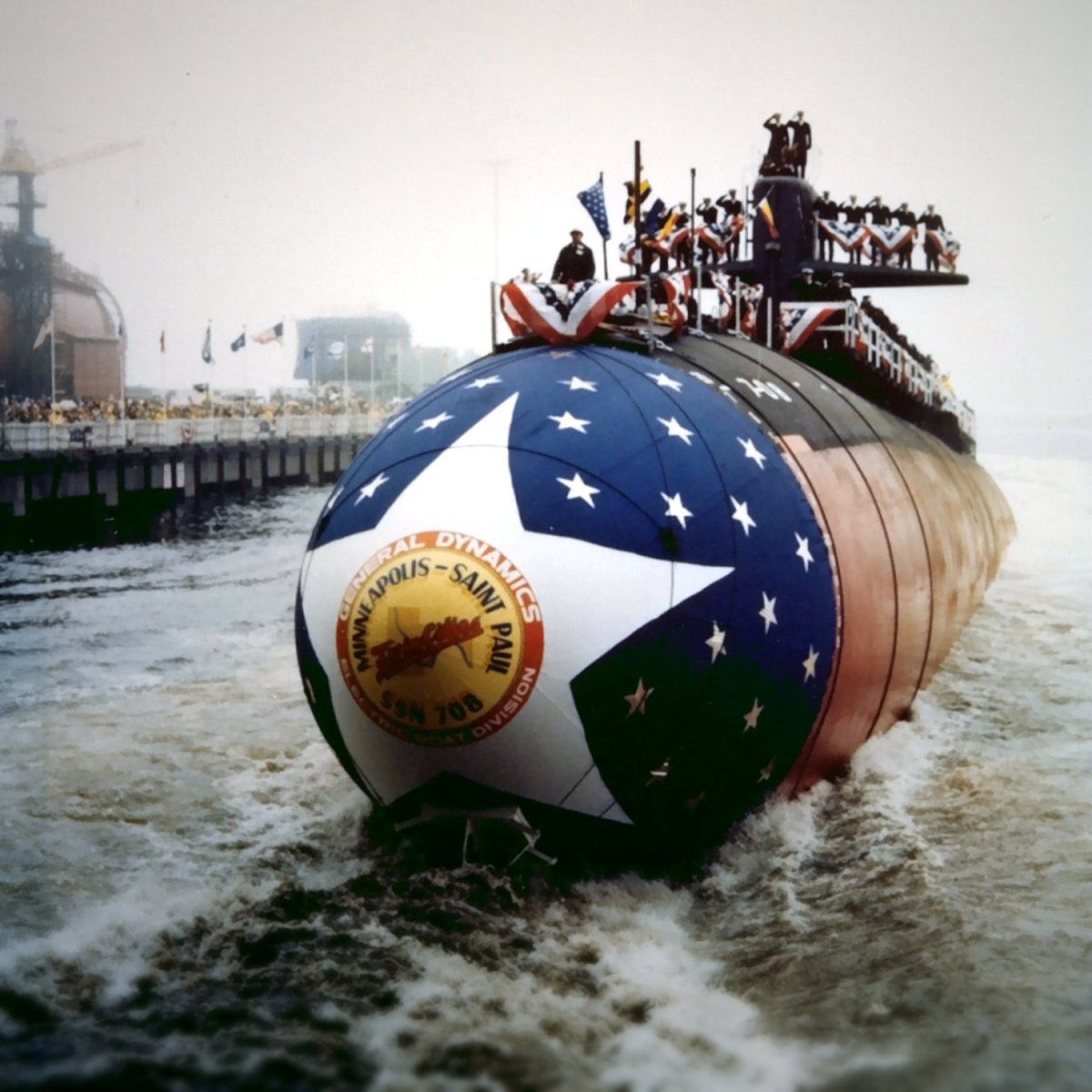 688 boat USS Minneapolis–Saint Paul (SSN-708) was launched 40 years ago ...