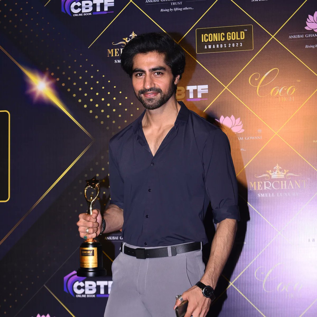IconicGoldAward's tweet photo. We feel extremely happy to announce that @ChopdaHarshad has won the Best Television Actor of the Year 2023

Our Heartiest Congratulations to you. It's an honor to felicitate you with this prestigious award at the Iconic Gold Awards 2023

#HarshadChopda #yehrishtakyakehlatahai #besttelevisionactor #bestactor #IconicGoldAwards2023