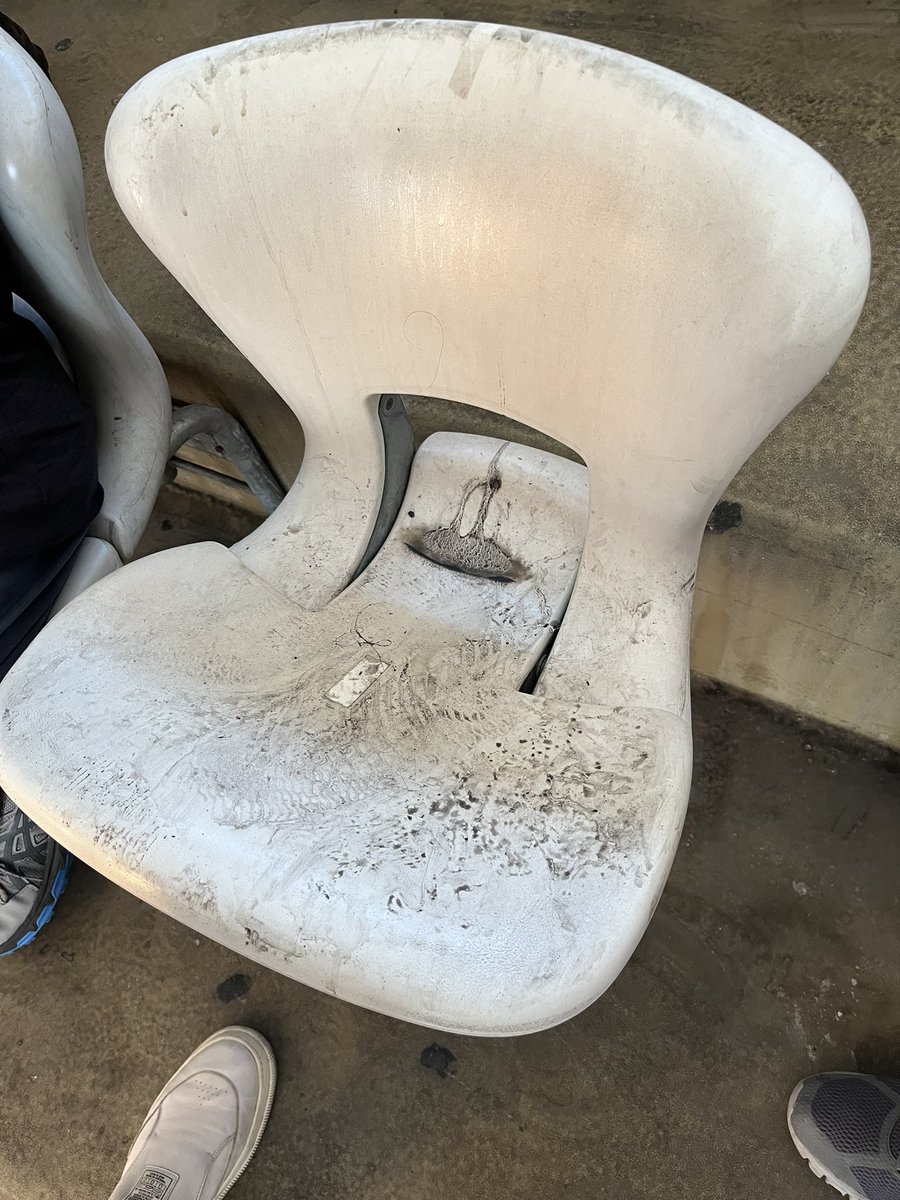 Estão de parabéns o governador <a href="/claudiocastroRJ/">Cláudio Castro</a> e o consórcio <a href="/maracana/">Maracanã</a> pela conservação do estádio.

Trabalho super bem feito