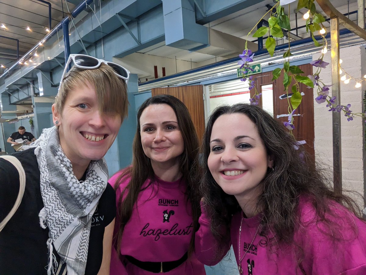 Great to catch up with these two super cool ladies from <a href="/bunch_lowcarb/">Bunch LowCarb</a> at the <a href="/KetoFestival/">Keto & Low Carb Festival</a> today in #Bristol. If you haven't checked out their chocolate sauce, you must! It tastes like melted Ferrero Rocher and is #ketokevapproved.
#FORKingGorgeous #keto #ketodiet #ketofestival