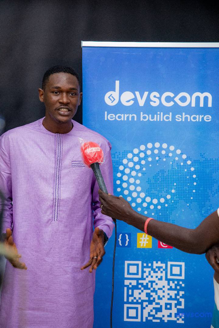 fmbangoura7's tweet image. 🤩C’est avec grande joie que j’ai participé au lancement de la seconde phase des activités de la communauté des développeurs de Guinée (devscom) dont je suis membre. Ce fut très enrichissant de partager ces moments avec des passionnés de la tech.
1/2