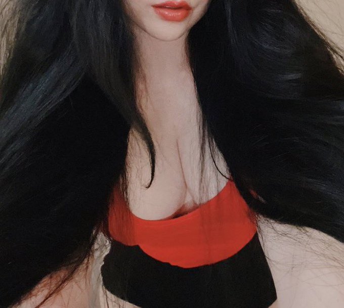 📺 LIVE 📽️ Vids 📸 Pics &hearts;️ More  🔥https://t.co/oGG2kzXVij  🔥https://t.co/PvoyHGIOdD  🔥https://t.co/qr5wiR9L3z<a href="/tag/camgirl"class="tags"><span>#camgirl</span></a>