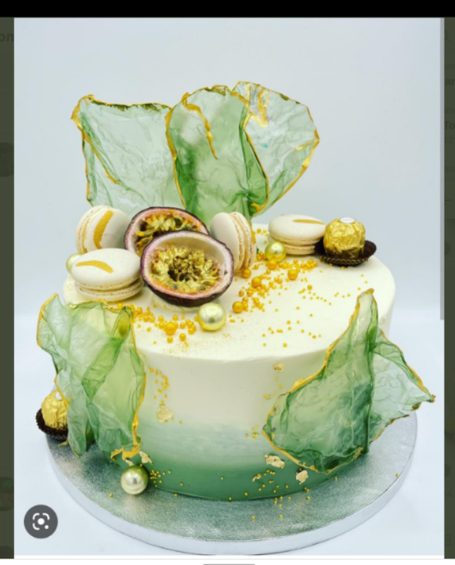 Happy Birthday, Honey! <a href="/lep_old/">Shenanigan Old Lep ( RP/Parody)</a> ! :) 
- I made a Cake in Your 3 fave Colors: Green, White &amp; Gold! 😘🎂💚
