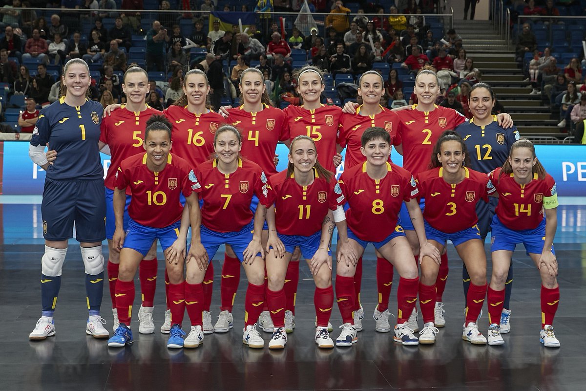 AJFSFemenino's tweet photo. 🏆 TRICAMPEONAS DE EUROPA 

✅ 3/3

♥️ ¡Orgullosas de vosotras! https://t.co/Mu4RsZtI1m