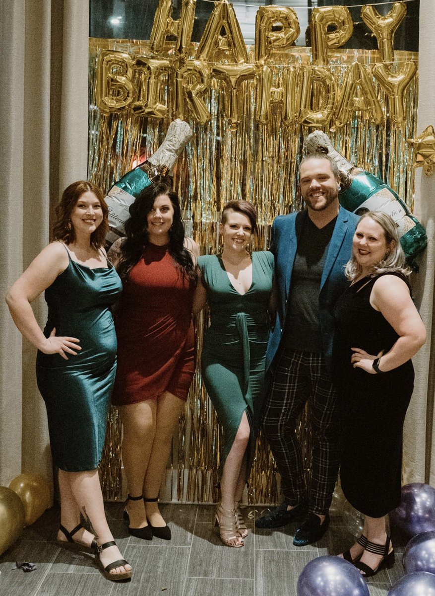 29th birthday celebration for Skyelar. 🥂💚#birthdaygirl