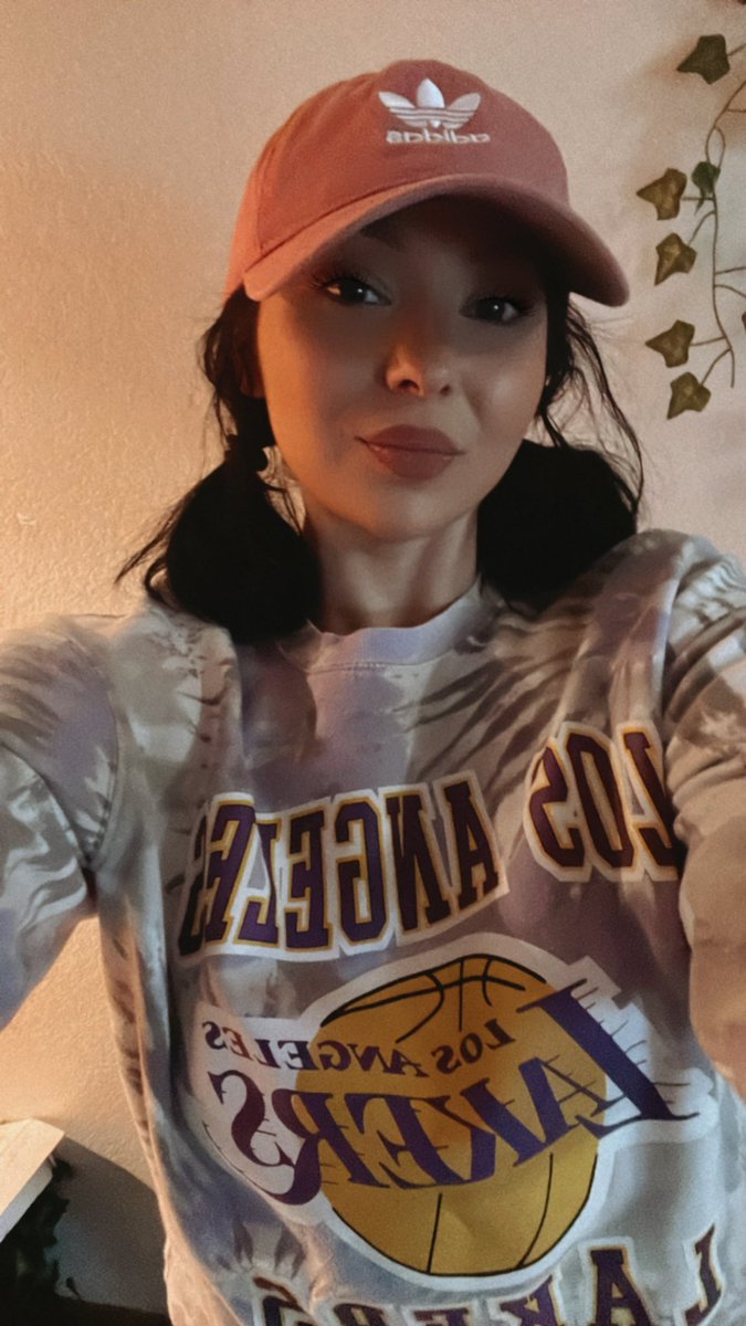 Wiseguy on Twitter: "RT @Mambacita24: Sundays are for sweats