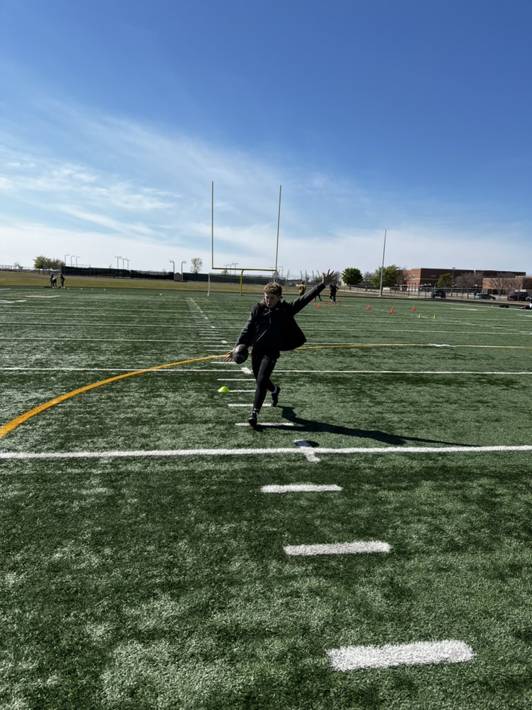 Today was a lil chilly like 30 degrees and good ole NE wind but boys crushed it <a href="/CadenBeck_/">Caden Beck</a> <a href="/PrestonTarpley/">Preston Tarpley</a> <a href="/AmitSabharwal9/">Amit Sabharwal</a> <a href="/TheodoreCaball2/">Theodore Caballero</a> <a href="/Woodruff03/">Austin</a> and Snacks ,Jonezyy and JackAttack