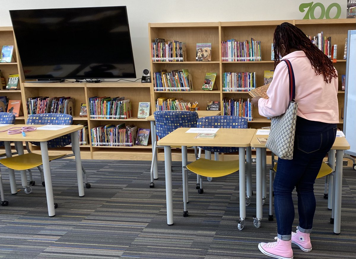 Artifacts from China have been on display at the RBMS library.  Next month- Ukraine! #global <a href="/River_Bend_MS/">River Bend Middle School</a>