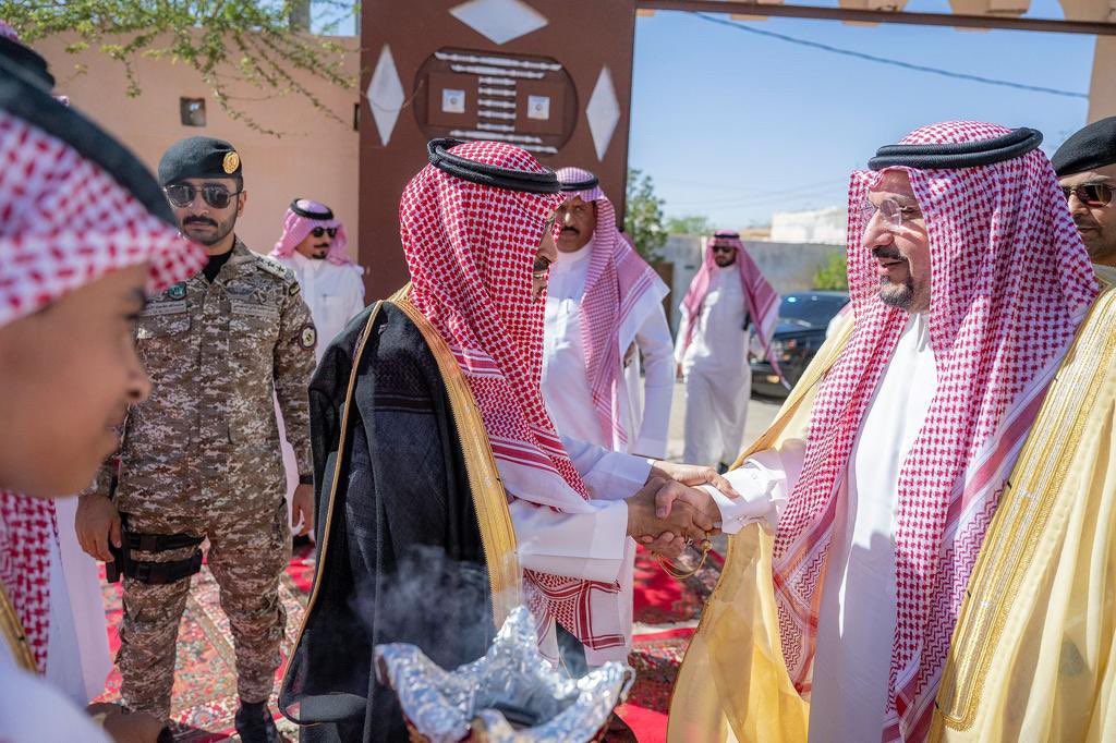 alshebi5's tweet photo. زياره أمير منطقة القصيم 
للشيخ سعد بن متعب الشطير رئيس مركز عقلة الصقور https://t.co/rmepyUzRk1